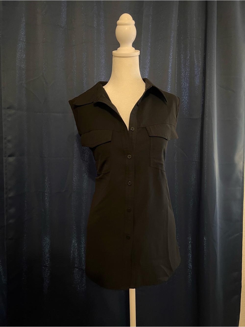 Black Sleeveless Button-Up Collared Blouse – Chest Pockets, Longline – Size XL